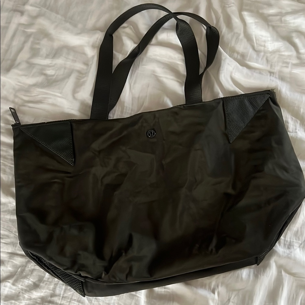 lululemon athletica green Tote Bag